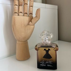 Guerlain La Petite Robe Noire Eau de Parfum